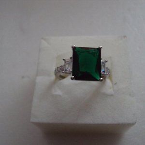 New emerald cz SS ring size 9 MST1630